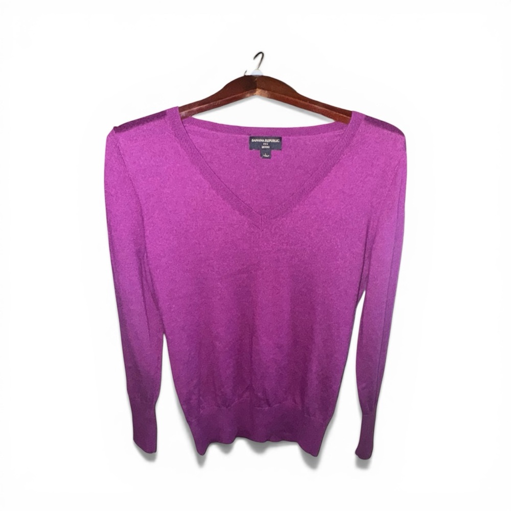 Banana Republic Purple V-Neck Sweater made with 100% Merino Fine Wool Cozy Top